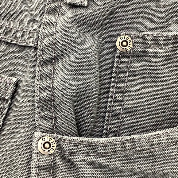 Dickes gray jean cargo shorts relaxed fit size 38 EUC - Picture 11 of 16